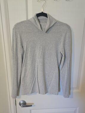 Garnet Hill Light Gray V-Neck Hooded Men's Sweater